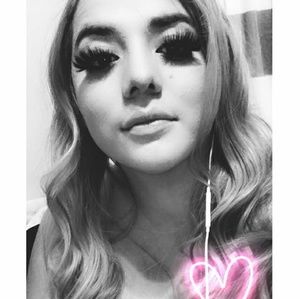 Meet your Posher, Crystal